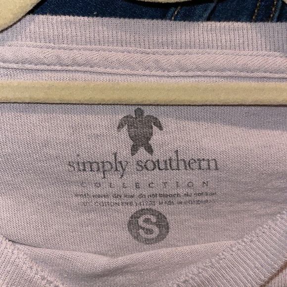 Simply Southern Pineapple Tee - Picture 4 of 4